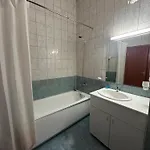 Stylish One Bedroomed 112 In Main Flora Building Διαμέρισμα
