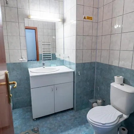 Stylish One Bedroomed 112 In Main Flora Building Апартаменты *