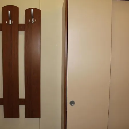Stylish One Bedroomed 112 In Main Flora Building 아파트 보로베츠