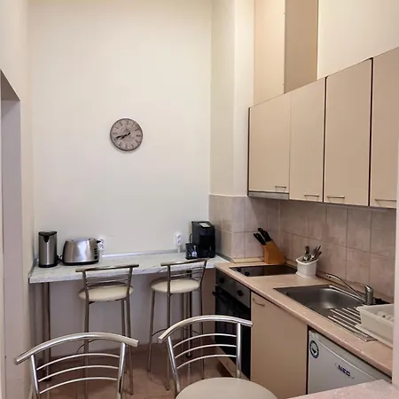 Апартаменты Stylish One Bedroomed 112 In Main Flora Building Боровец