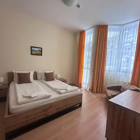 דירה Stylish One Bedroomed 112 In Main Flora Building בורובץ