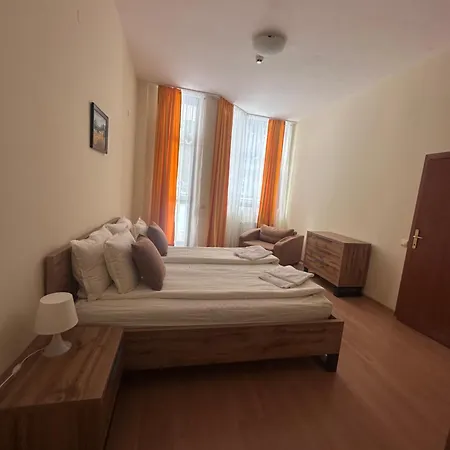 Stylish One Bedroomed 112 In Main Flora Building Боровец