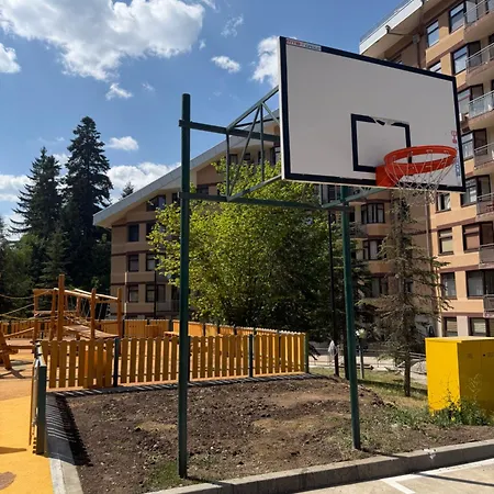 Апартаменты Stylish One Bedroomed 112 In Main Flora Building